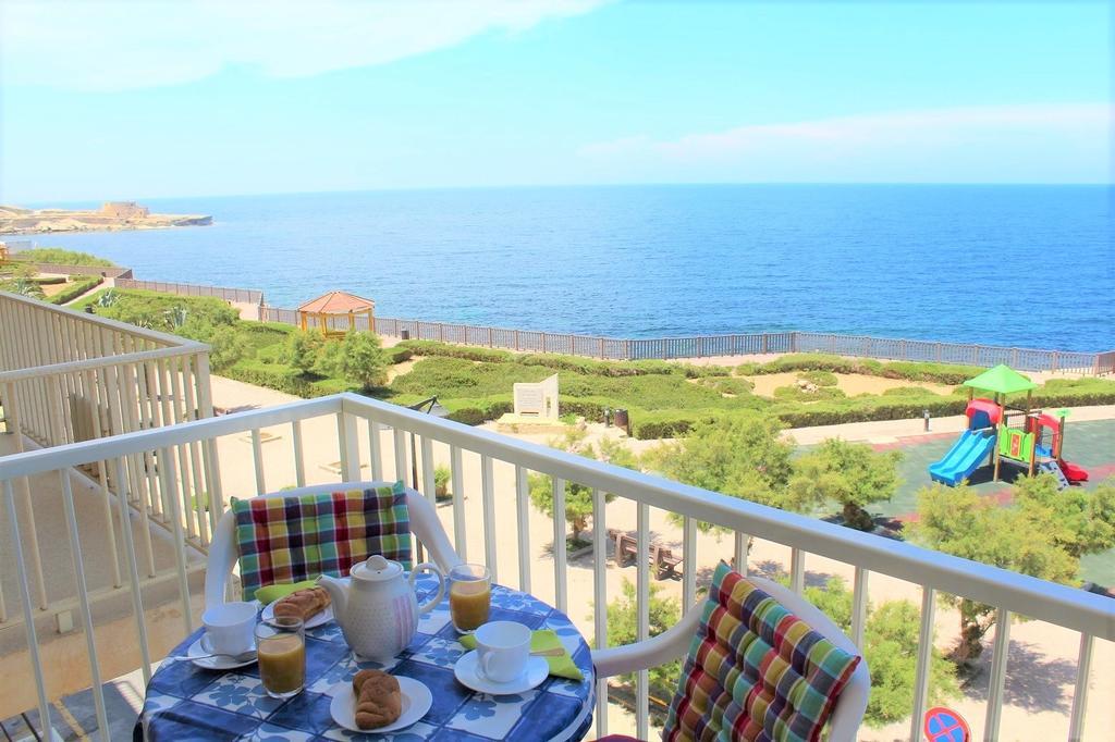 Bellavista - Comfortable Seafront Apartment With Central Heating - 3 Bedrooms, 2 Bathrooms Marsalforn Buitenkant foto